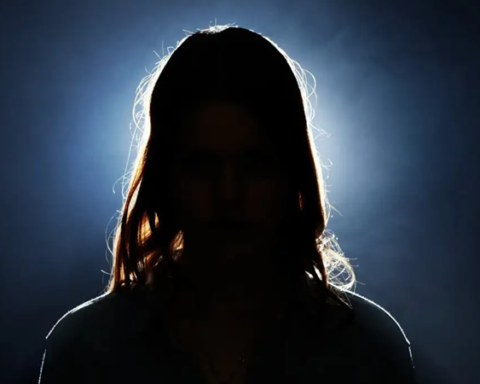 ultragyenge fotonkibocsátás