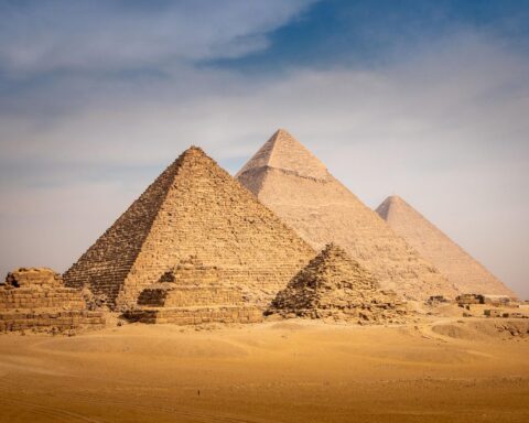 Nagy piramis építése